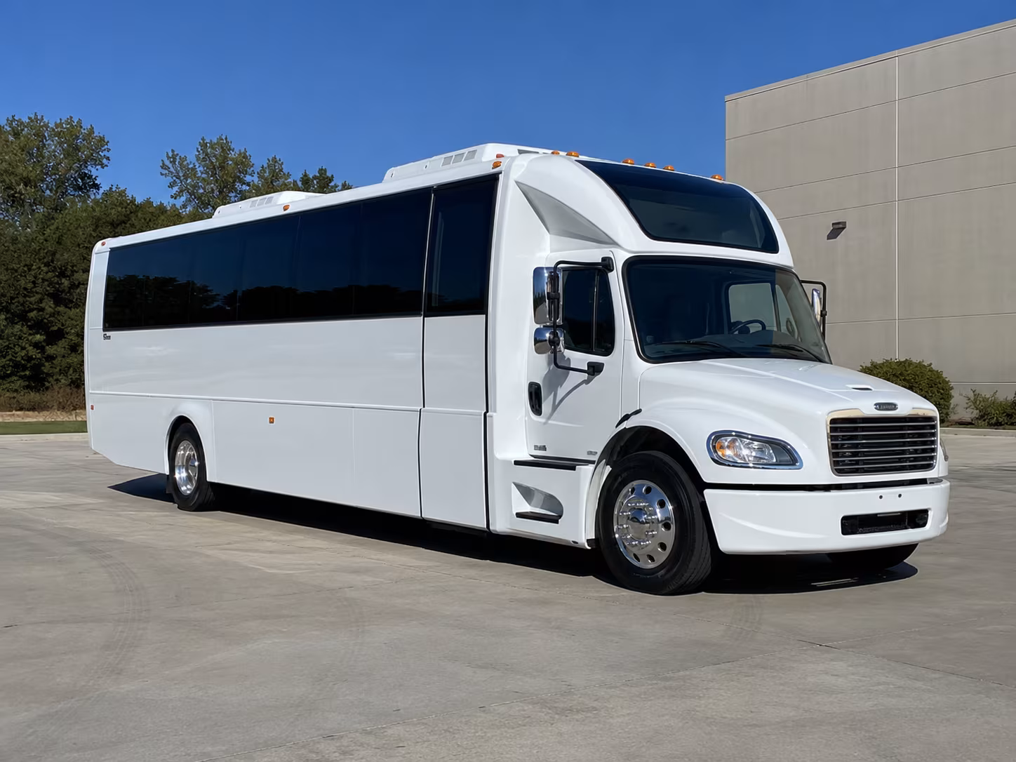 arcadia 28 passenger party bus